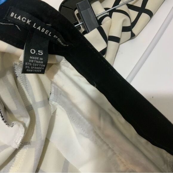 Black Label by Chico's White and Black checkered Pants (Size 0.5) 6.5 US - Picture 8 of 11